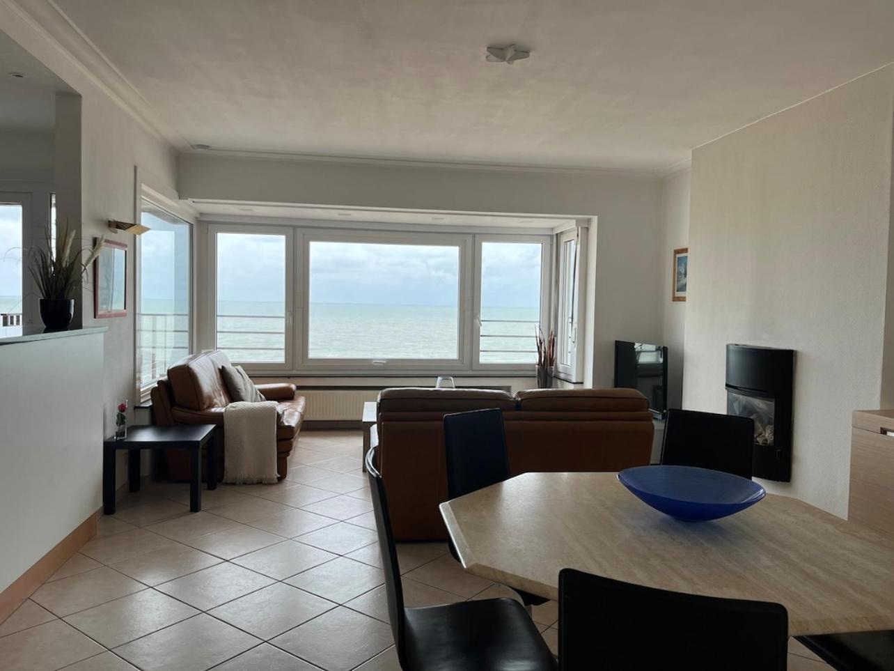 Bright Apartment With Sea View Остенде Екстериор снимка