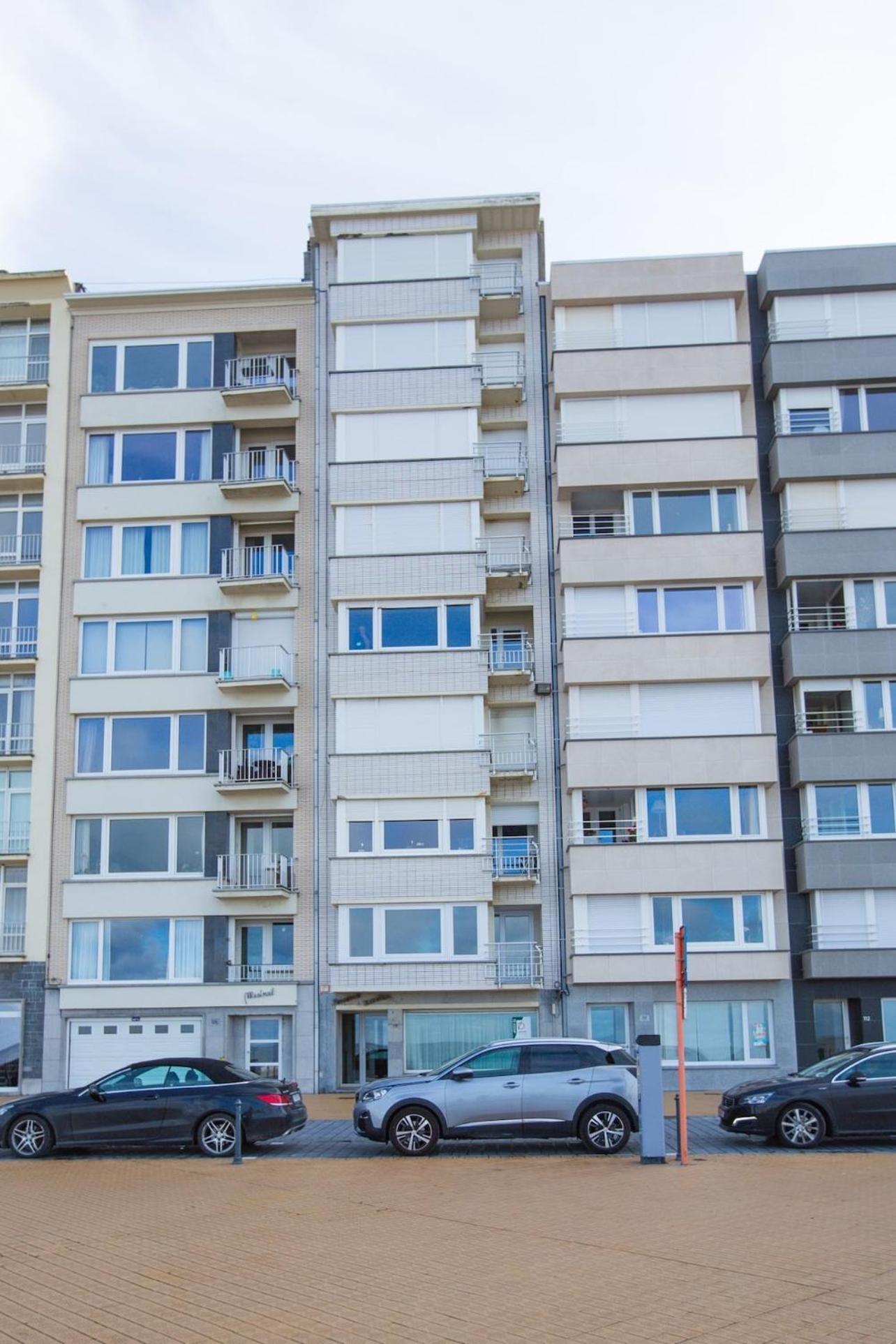 Bright Apartment With Sea View Остенде Екстериор снимка